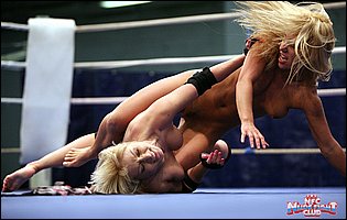 Hot wrestling match between Lea Lexus and Nikky Thorne